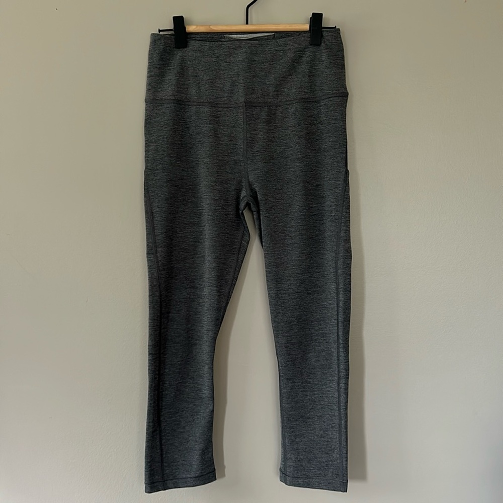 Athleta Ultimate Stash Pocket Capri in SuperSonic Gray Heather Sz XS